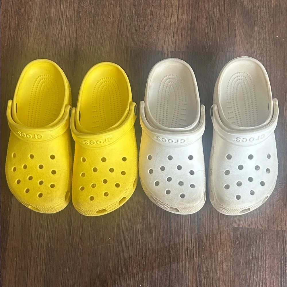 Crocs bundle white/yellow size 5 youth/ 7 women - Picture 1 of 12